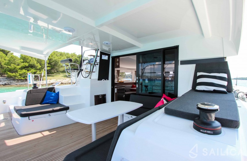 Lagoon 42 - Yacht Charter Sailica