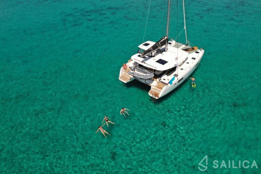 Lagoon 42 - Yacht Charter Sailica