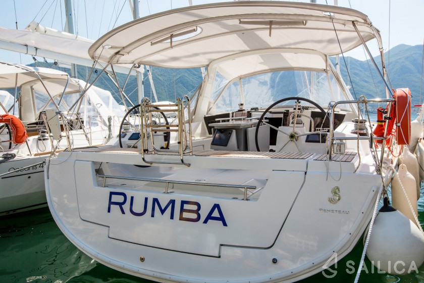 Oceanis 45 - Yacht Charter Sailica