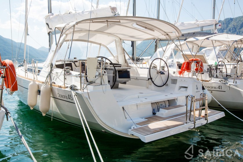 Oceanis 45 - Yacht Charter Sailica