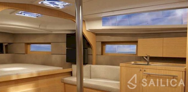 Oceanis 38 - Yacht Charter Sailica