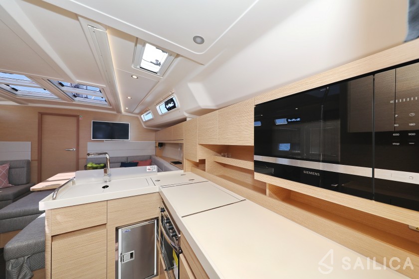 Hanse 458 - Yacht Charter Sailica