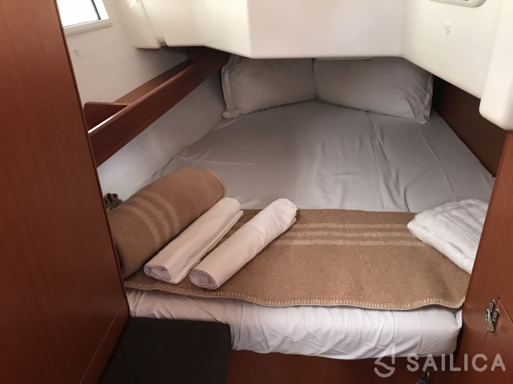 Bavaria 34 Cruiser - Yacht Charter Sailica