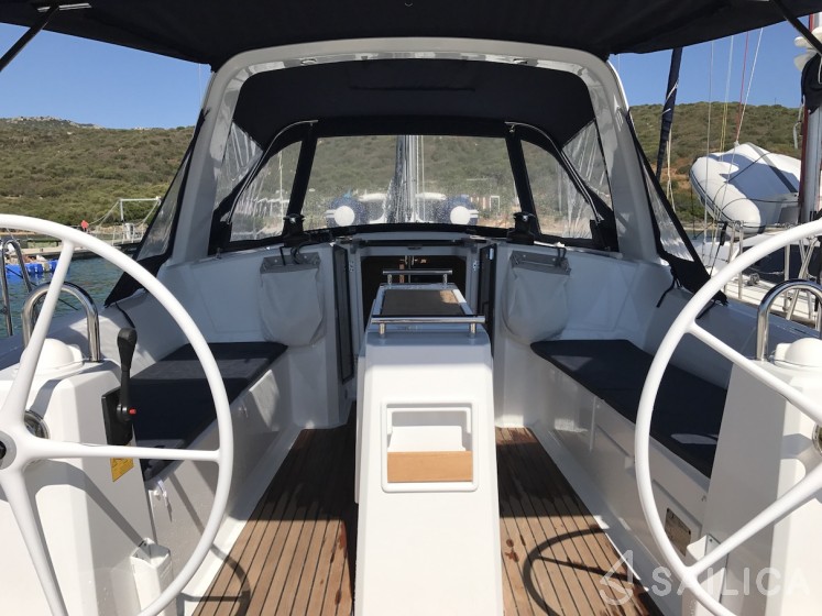 Oceanis 38.1 - Yacht Charter Sailica