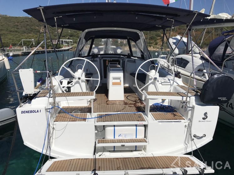 Oceanis 38.1 - Yacht Charter Sailica