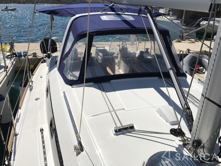 Oceanis 38.1 - Yacht Charter Sailica