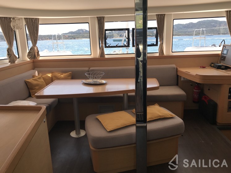 Lagoon 42 - Yacht Charter Sailica