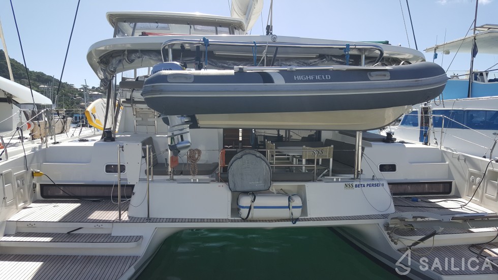 Lagoon 42 - Yacht Charter Sailica