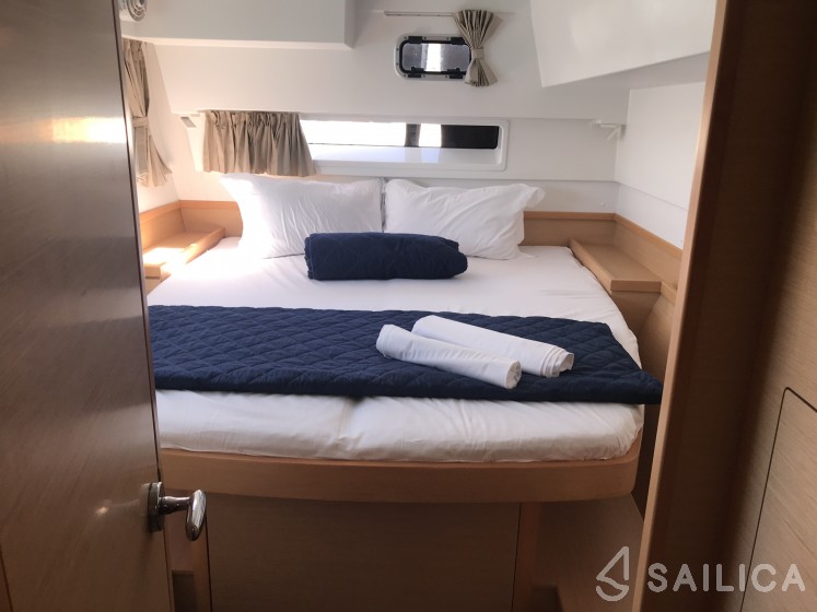 Lagoon 42 - Yacht Charter Sailica