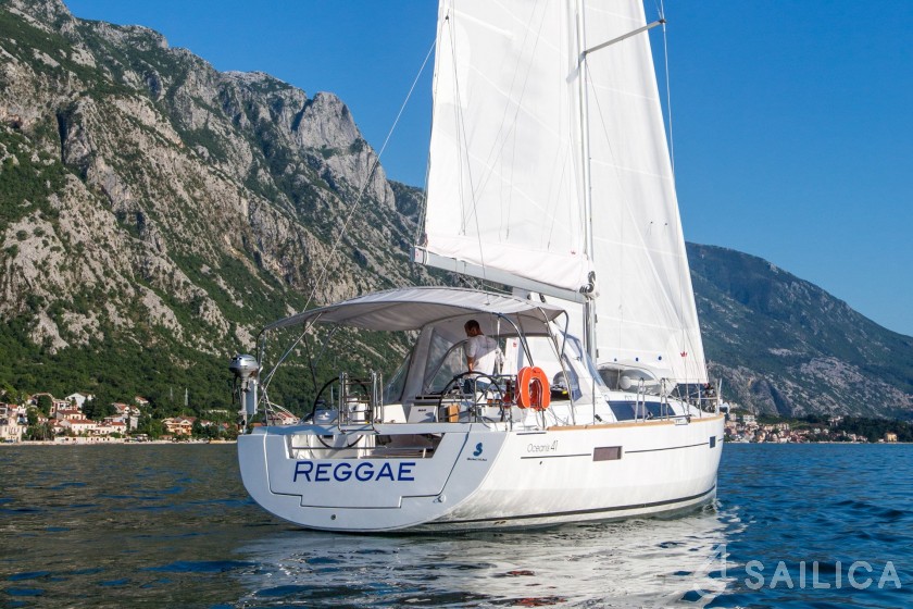 Oceanis 41 - Yacht Charter Sailica