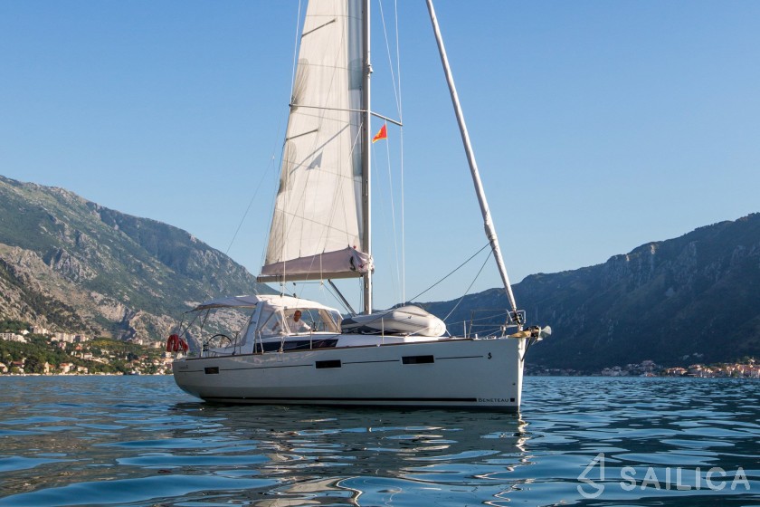 Oceanis 41 - Yacht Charter Sailica