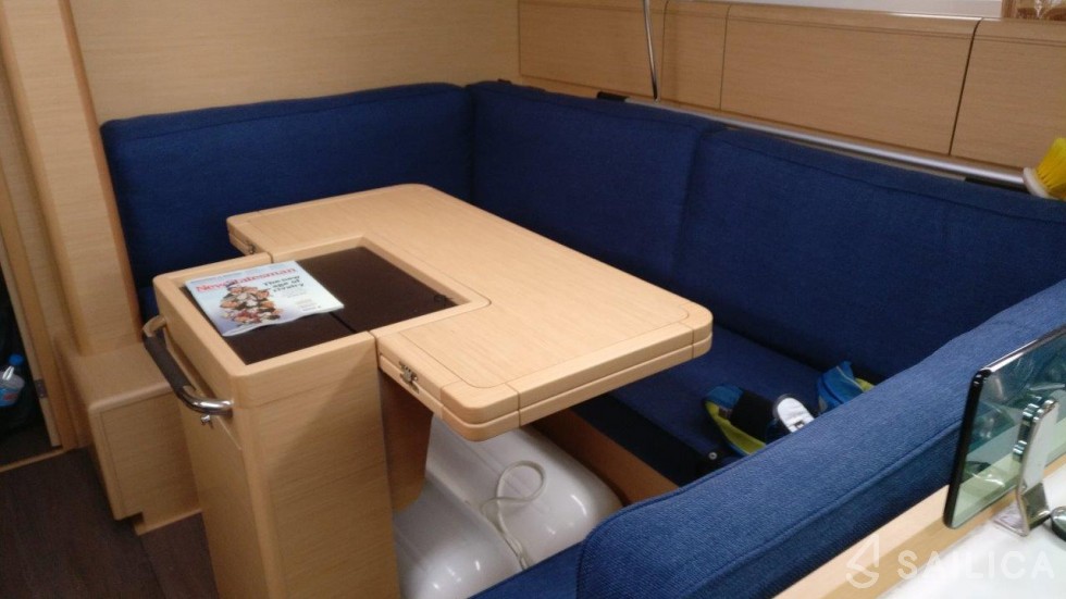 Sun Odyssey 419 - Yacht Charter Sailica