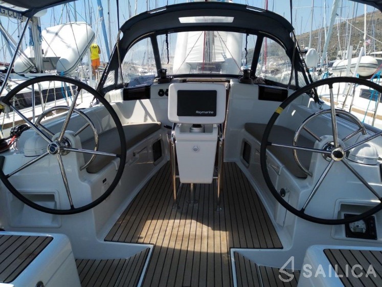 Sun Odyssey 419 - Yacht Charter Sailica