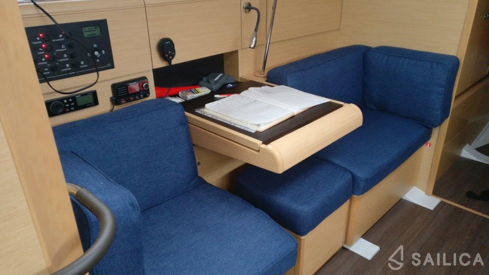Sun Odyssey 419 - Yacht Charter Sailica