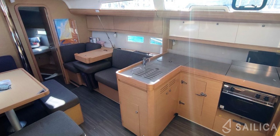 Dufour 412 GL - Yacht Charter Sailica