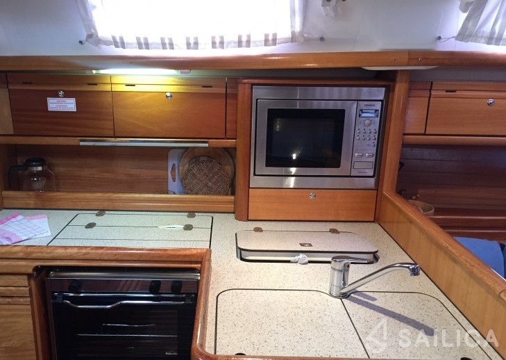Bavaria 38 Cruiser - Yacht Charter Sailica