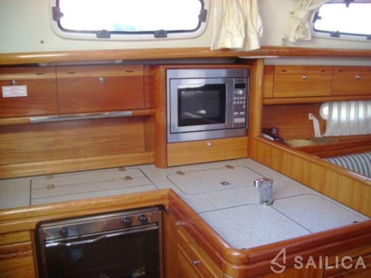 Bavaria 38 Cruiser - Yacht Charter Sailica