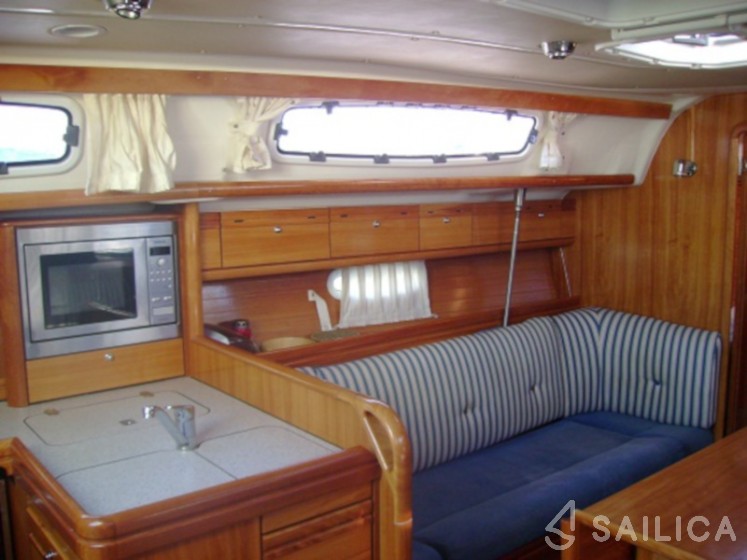 Bavaria 38 Cruiser - Yacht Charter Sailica