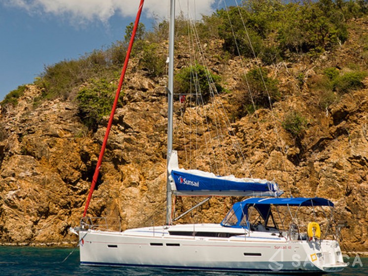 Oceanis 41.1 - Yacht Charter Sailica