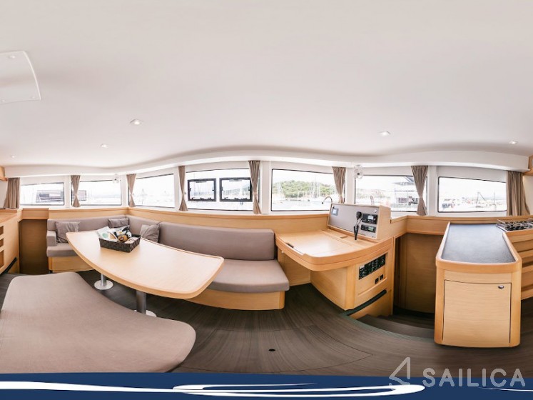 Lagoon 450  Flybridge - Yacht Charter Sailica