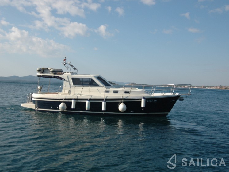 Adria 1002 - Yacht Charter Sailica
