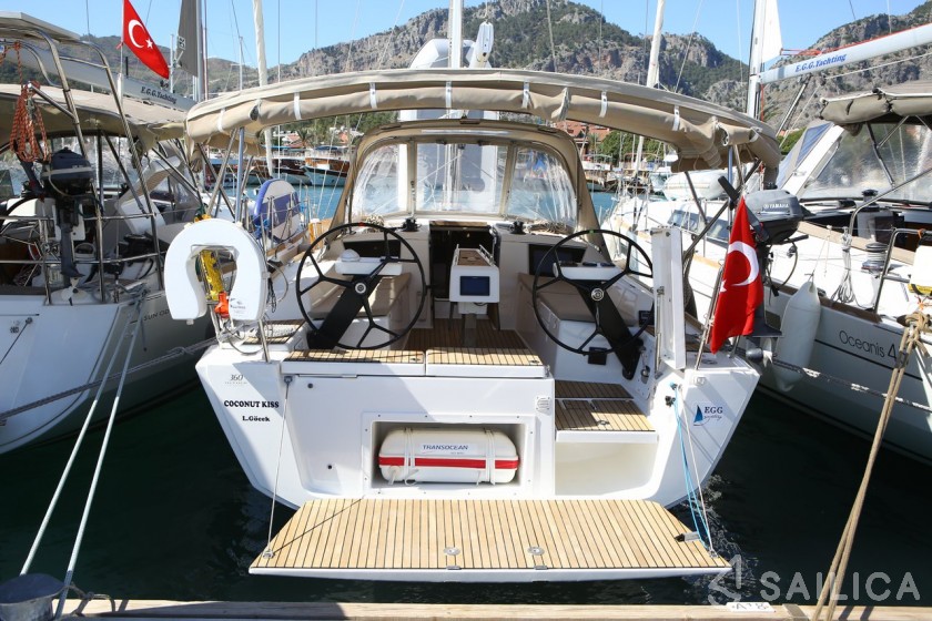 Dufour 360 GL - Yacht Charter Sailica