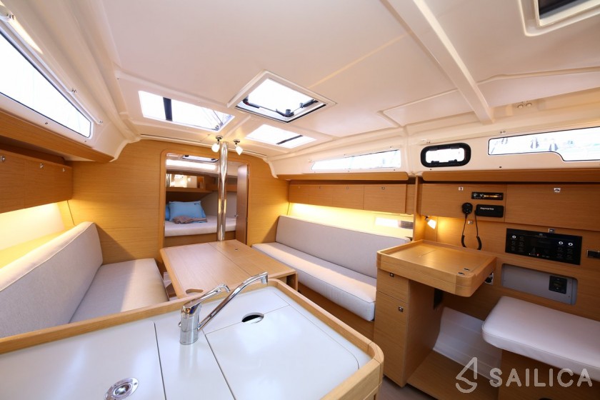 Dufour 360 GL - Yacht Charter Sailica