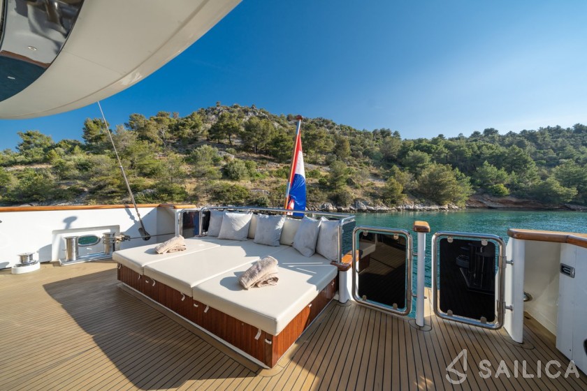 Gulet - Yacht Charter Sailica
