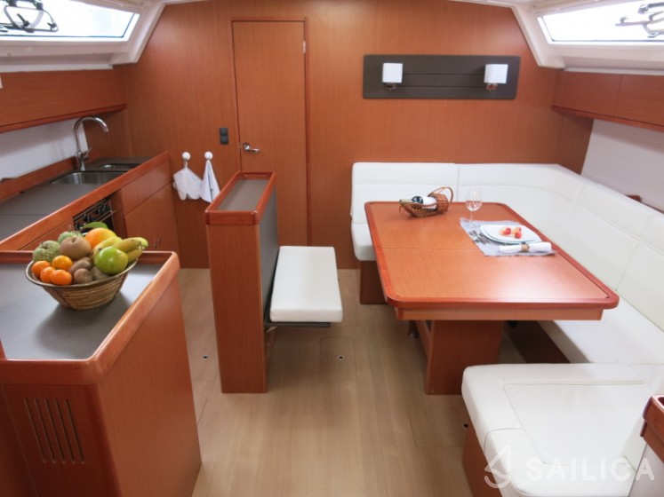 Bavaria 46 Cruiser - Yacht Charter Sailica