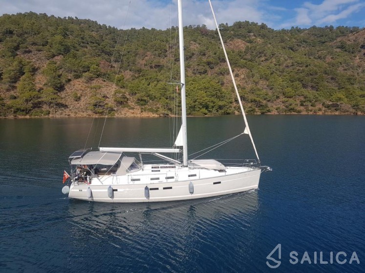 Bavaria 45 Cruiser - Yacht Charter Sailica