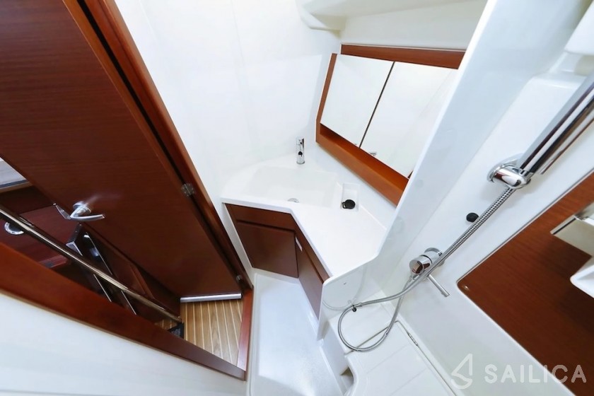 Hanse 388 - Yacht Charter Sailica