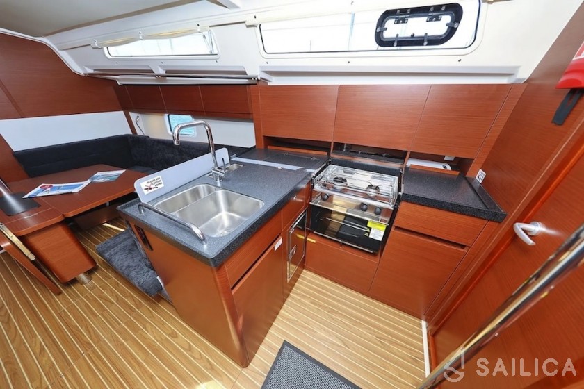 Hanse 388 - Yacht Charter Sailica