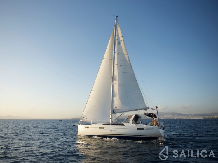 Oceanis 41.1 - Yacht Charter Sailica