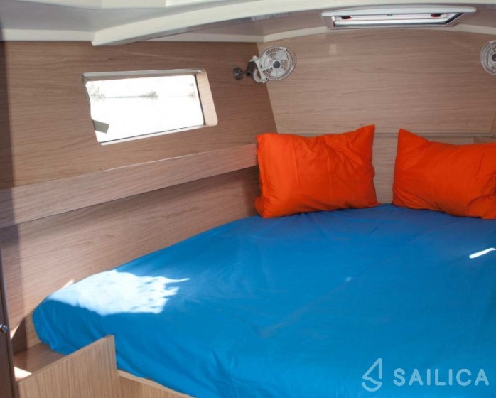 Oceanis 41.1 - Yacht Charter Sailica