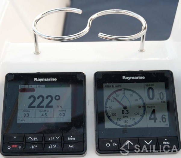 Oceanis 41.1 - Yacht Charter Sailica