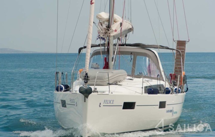 Oceanis 41.1 - Yacht Charter Sailica