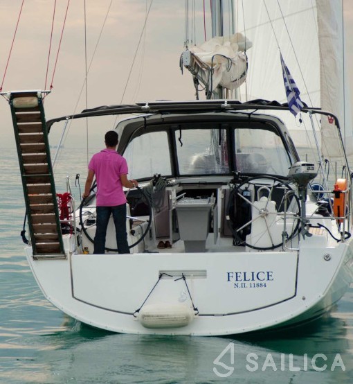 Oceanis 41.1 - Yacht Charter Sailica