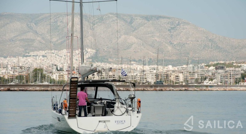 Oceanis 41.1 - Yacht Charter Sailica