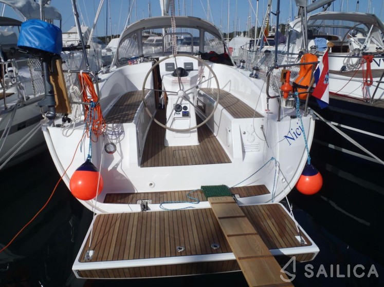 Bavaria 32 Cruiser - Yacht Charter Sailica