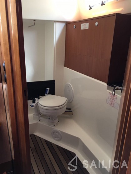 Bavaria 32 Cruiser - Yacht Charter Sailica