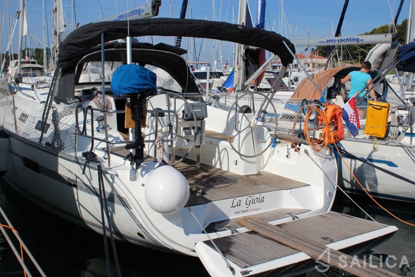 Bavaria 40 Cruiser - Yacht Charter Sailica