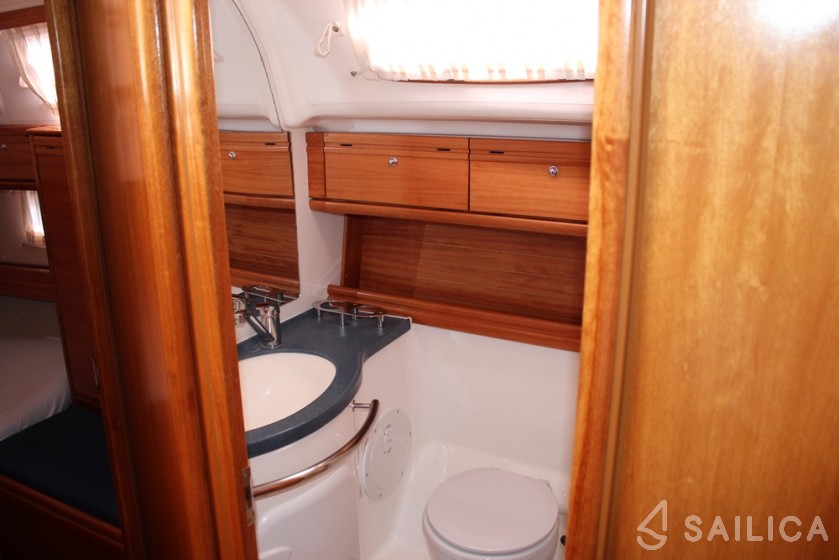 Bavaria 39 Cruiser - Yacht Charter Sailica