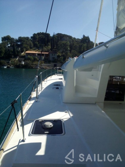 Lagoon 450  Flybridge - Yacht Charter Sailica