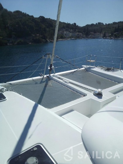 Lagoon 450  Flybridge - Yacht Charter Sailica