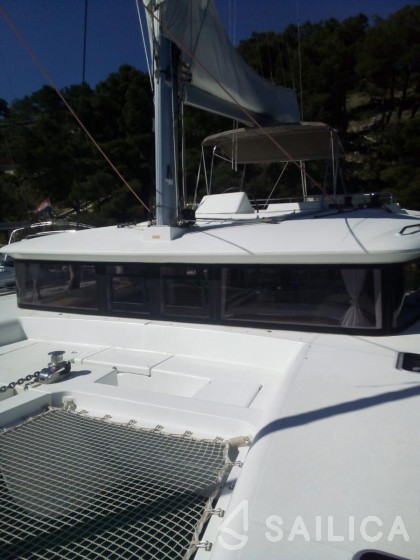 Lagoon 450  Flybridge - Yacht Charter Sailica