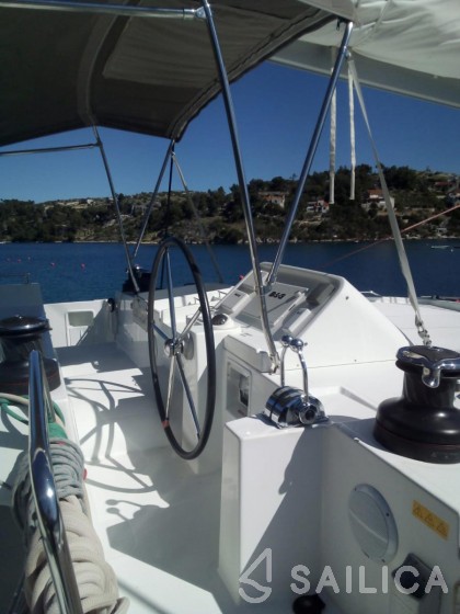 Lagoon 450  Flybridge - Yacht Charter Sailica