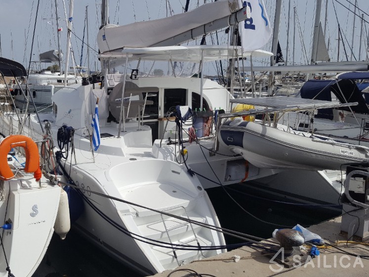 Lagoon 380 S2 - Yacht Charter Sailica