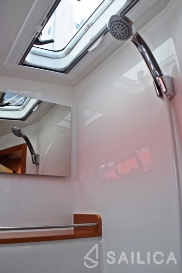 Bavaria 37 Cruiser - Yacht Charter Sailica