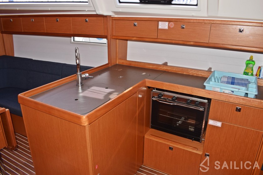 Bavaria 37 Cruiser - Yacht Charter Sailica