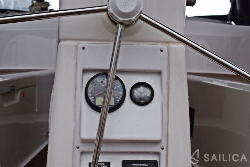 Bavaria 33 Cruiser - Yacht Charter Sailica